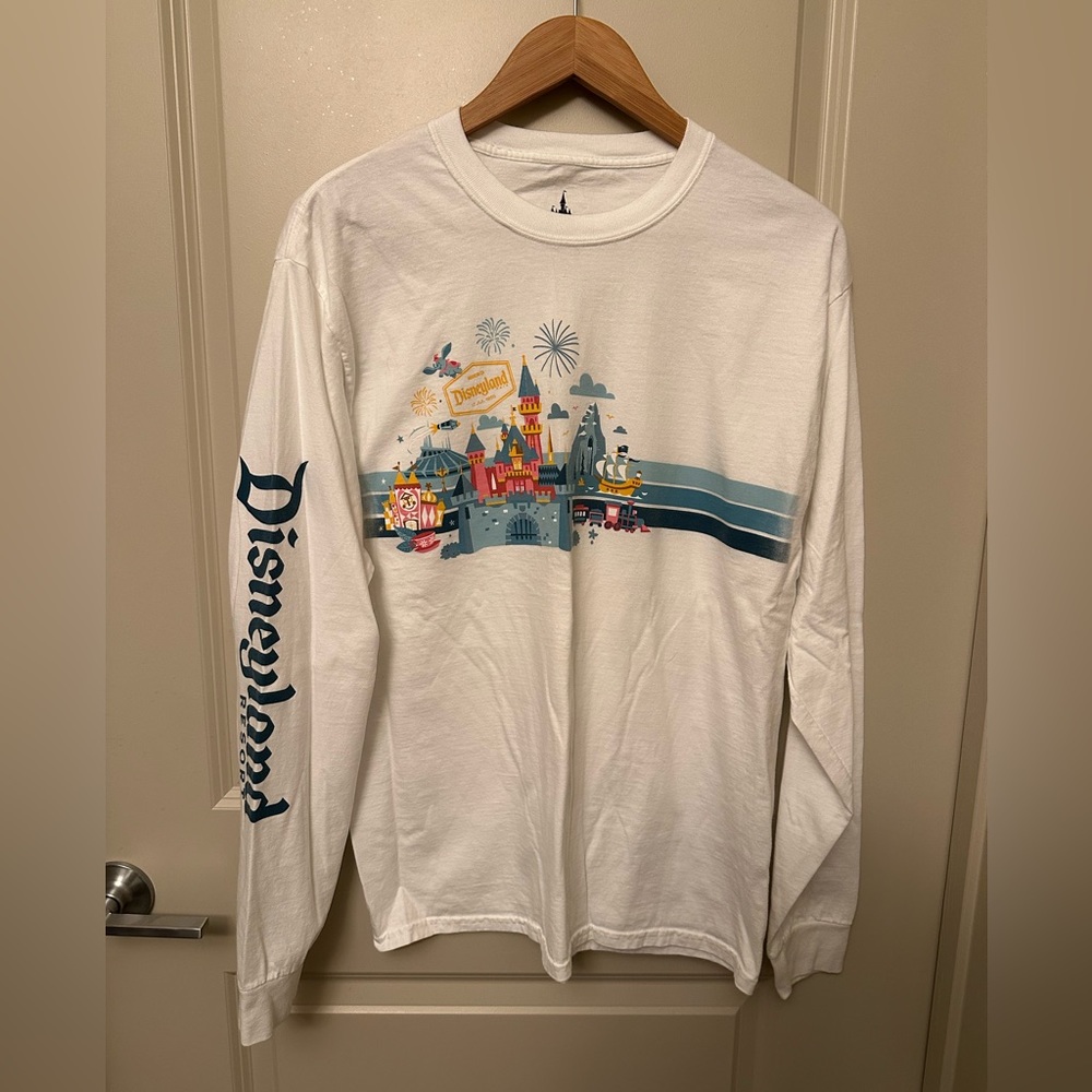 NWOT Disneyland long sleeve T-shirt